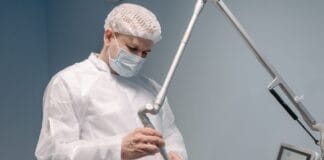Kłykciny kończyste u mężczyzn – wymrażanie, laser czy maść na receptę?